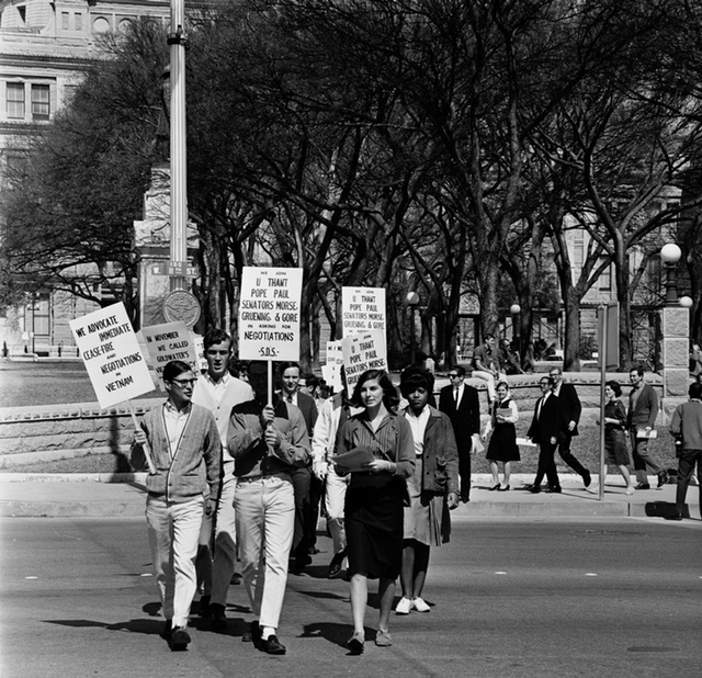 Photo of SDS protest